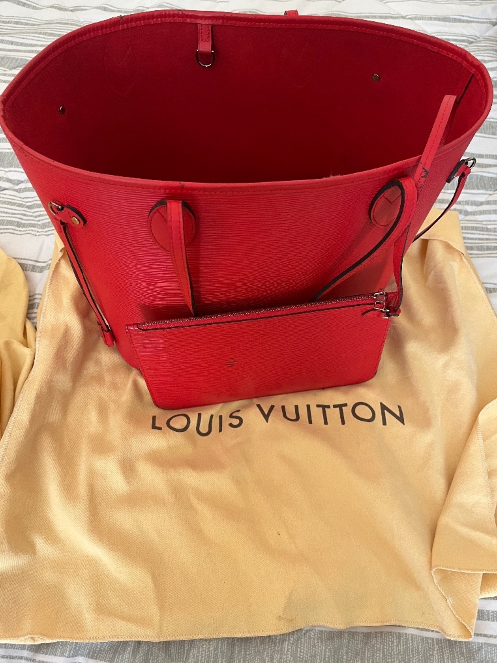 Louis Vuitton Neverfull MM tote bag